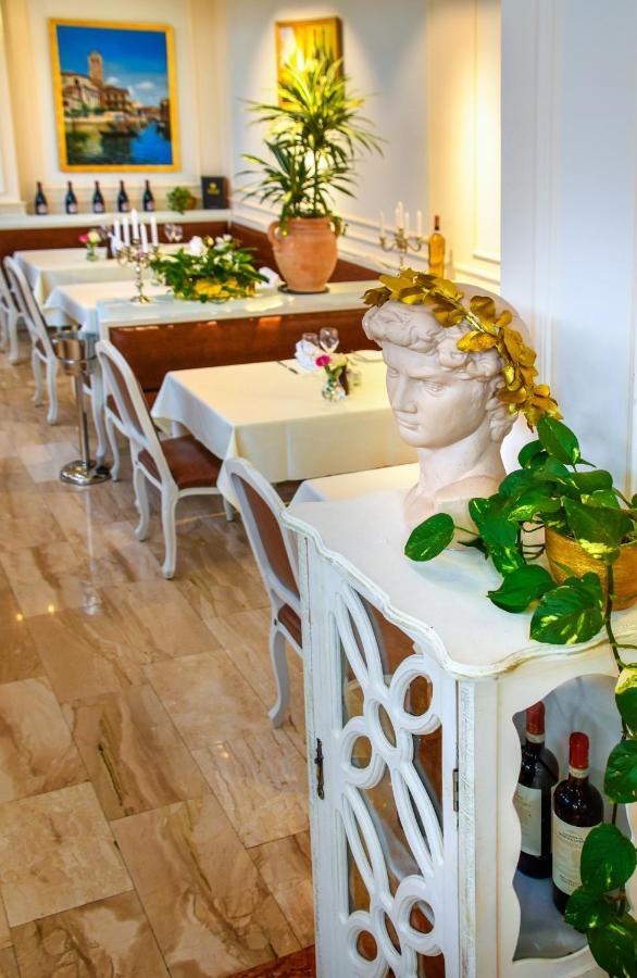 Отель Grand Palladium 4*