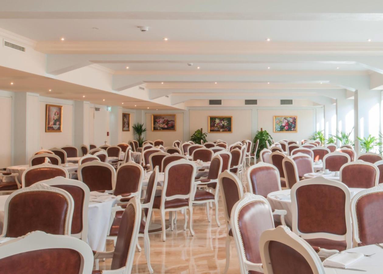 Отель Grand Palladium 4*